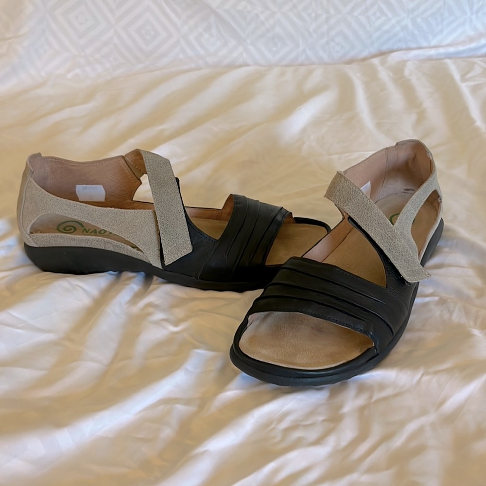 Naot Papaki Sandals- size 8